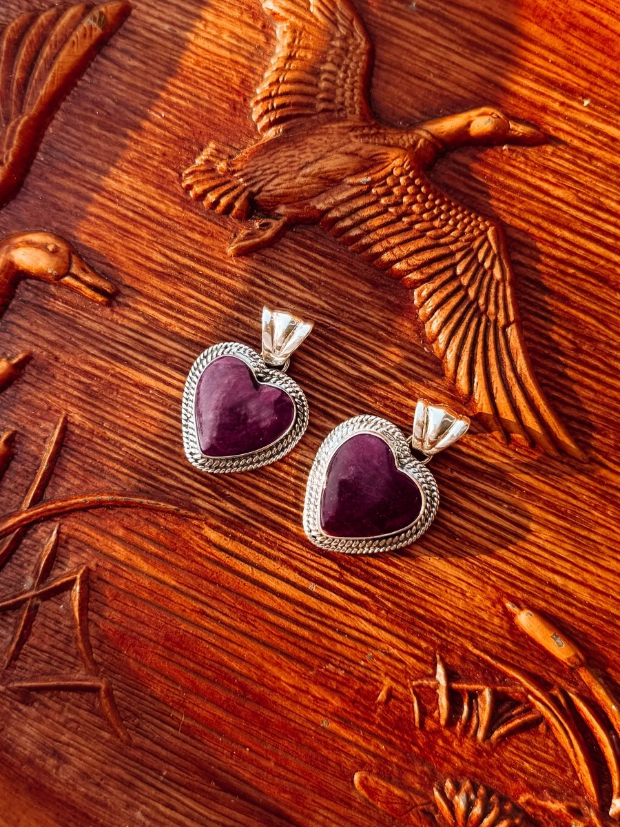 Hamlin Purple Spiny Oyster Heart Necklace Pendant - Horseshoe J & Co.