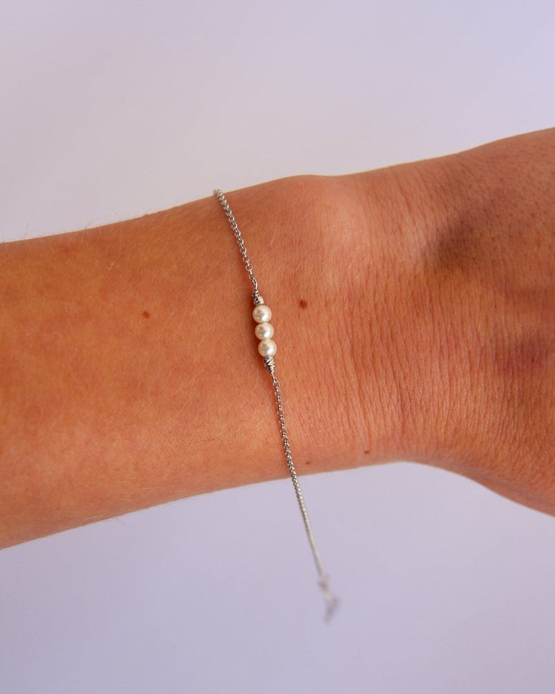 Helena 3 Pearl Bracelet - Horseshoe J & Co.