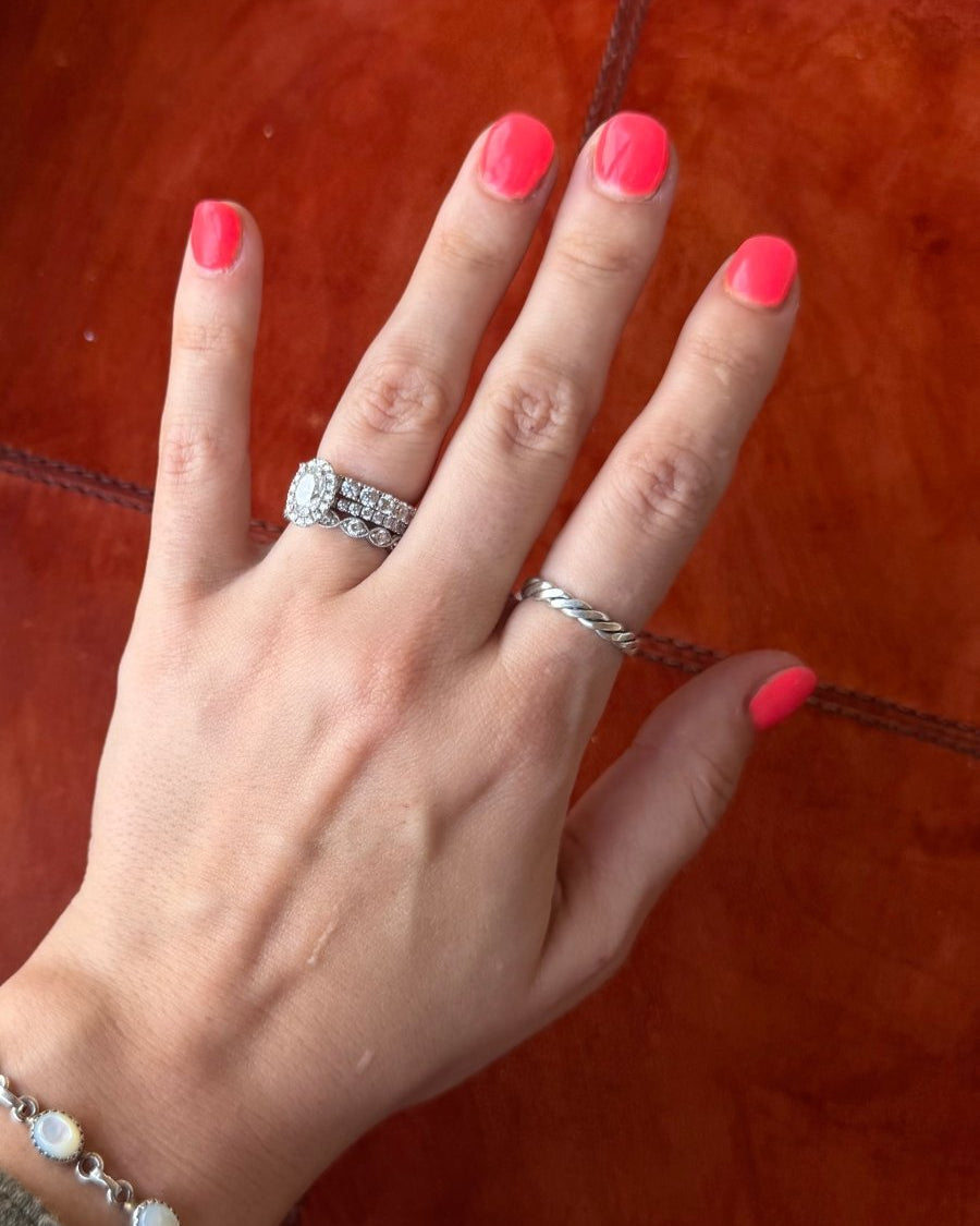 Leiter Flat Twist Ring - Horseshoe J & Co.