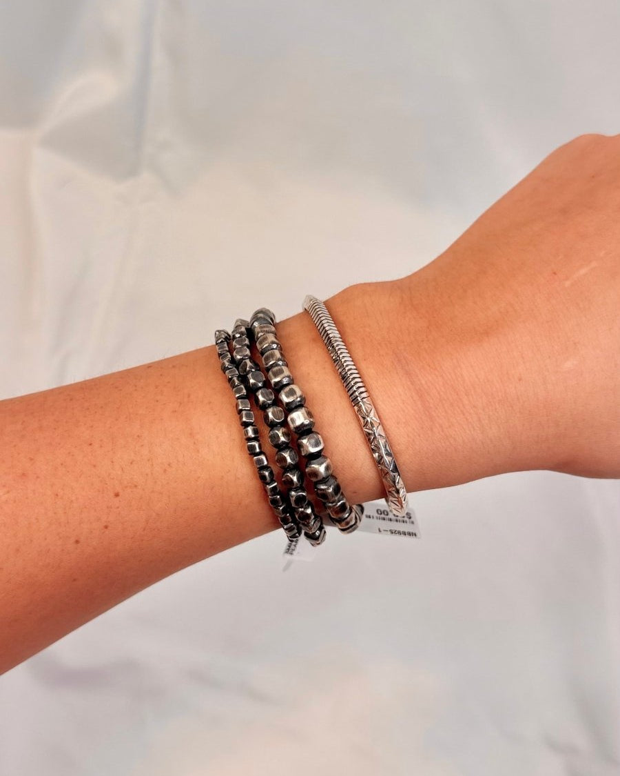 Oakdale Middle Lines Cuff - Horseshoe J & Co.