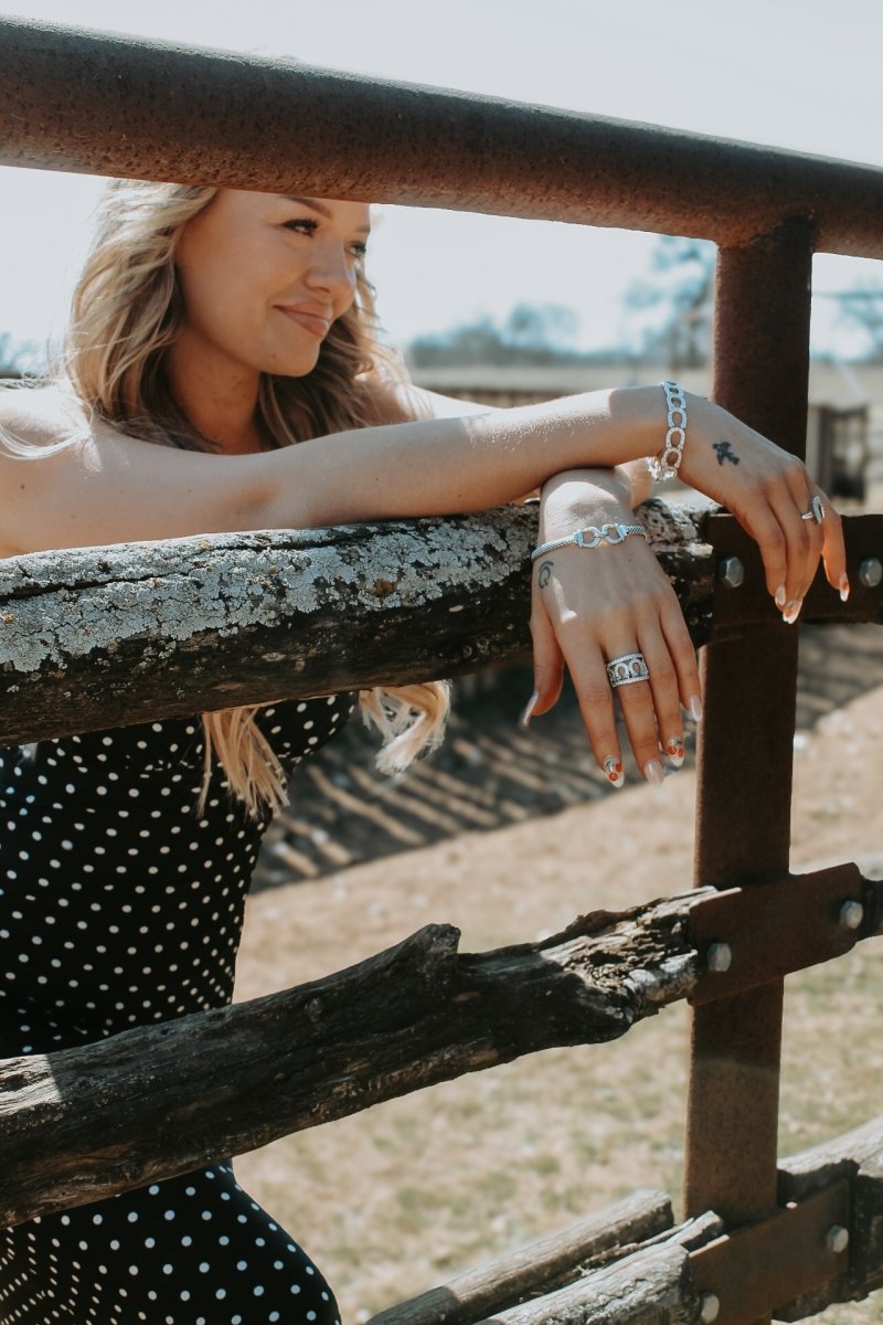 Cowgirl Luxe Horseshoe Bracelet (Ships After 12/20) - Wooten's