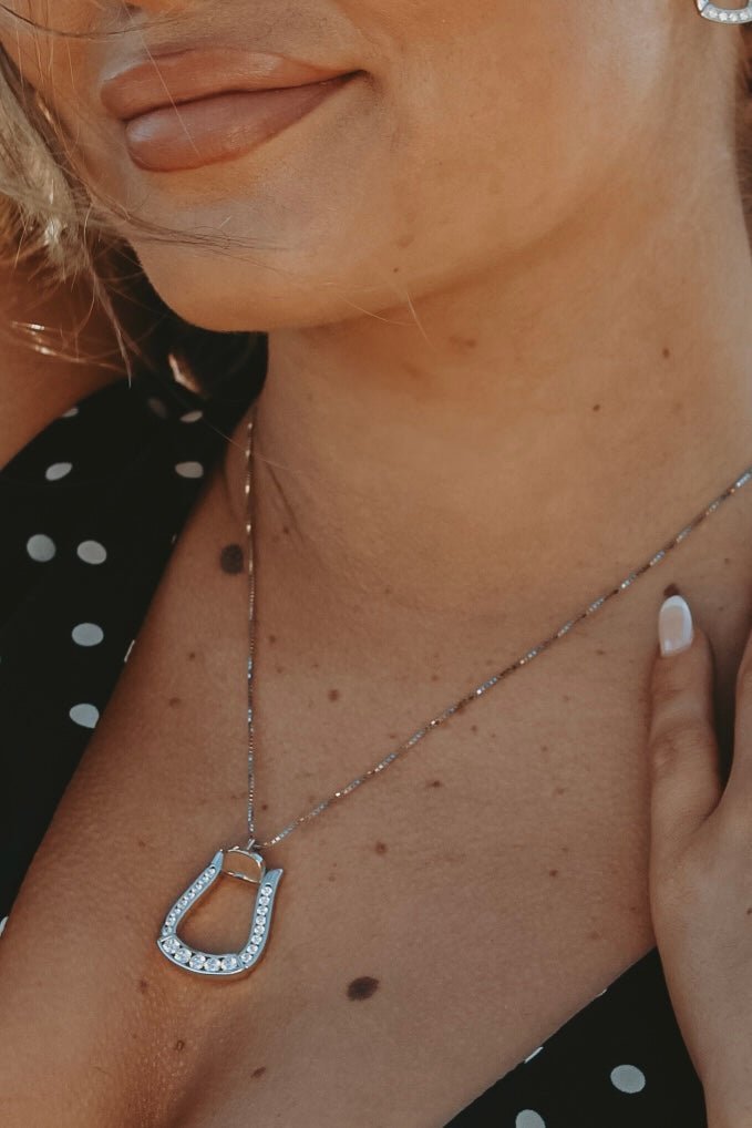 Cowgirl Luxe Oxbow Stirrup Necklace - Wooten's