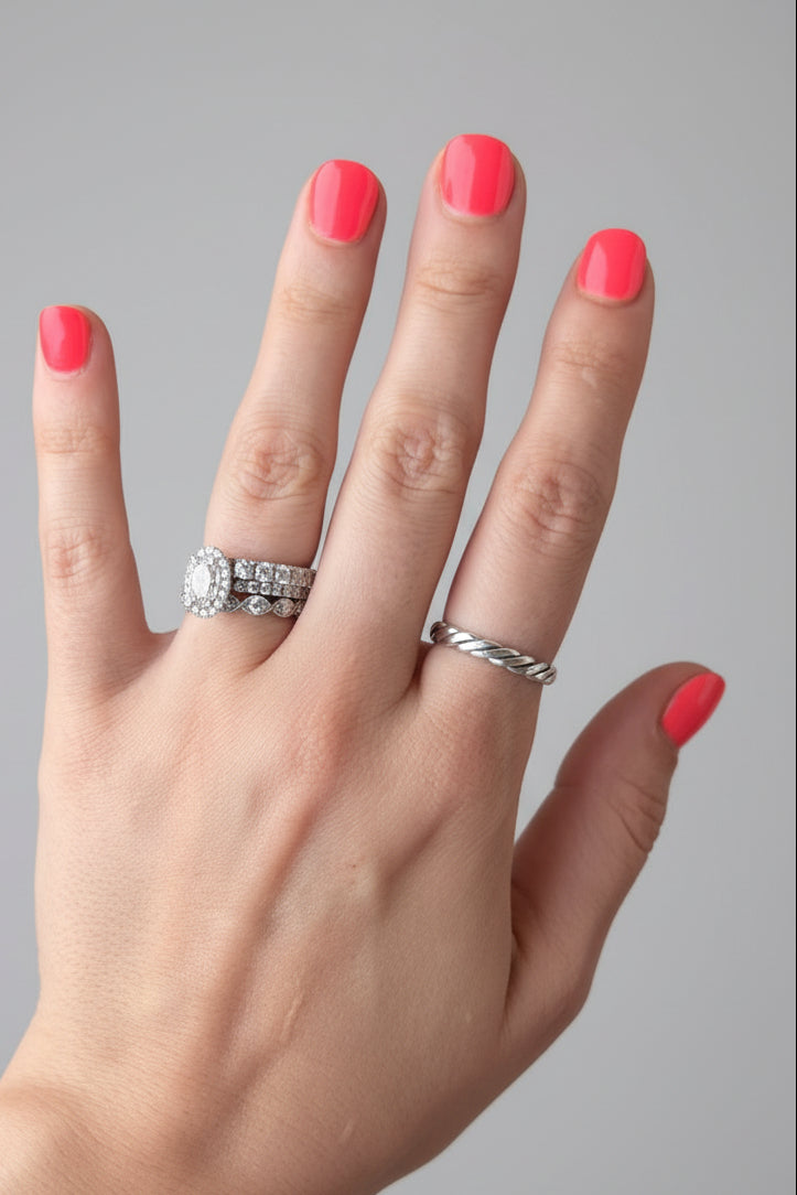 Leiter Flat Twist Ring - Wooten's