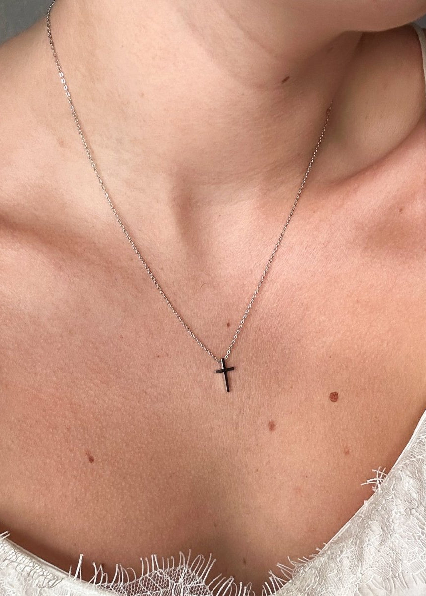 Mona Plain Cross Necklace - Wooten's