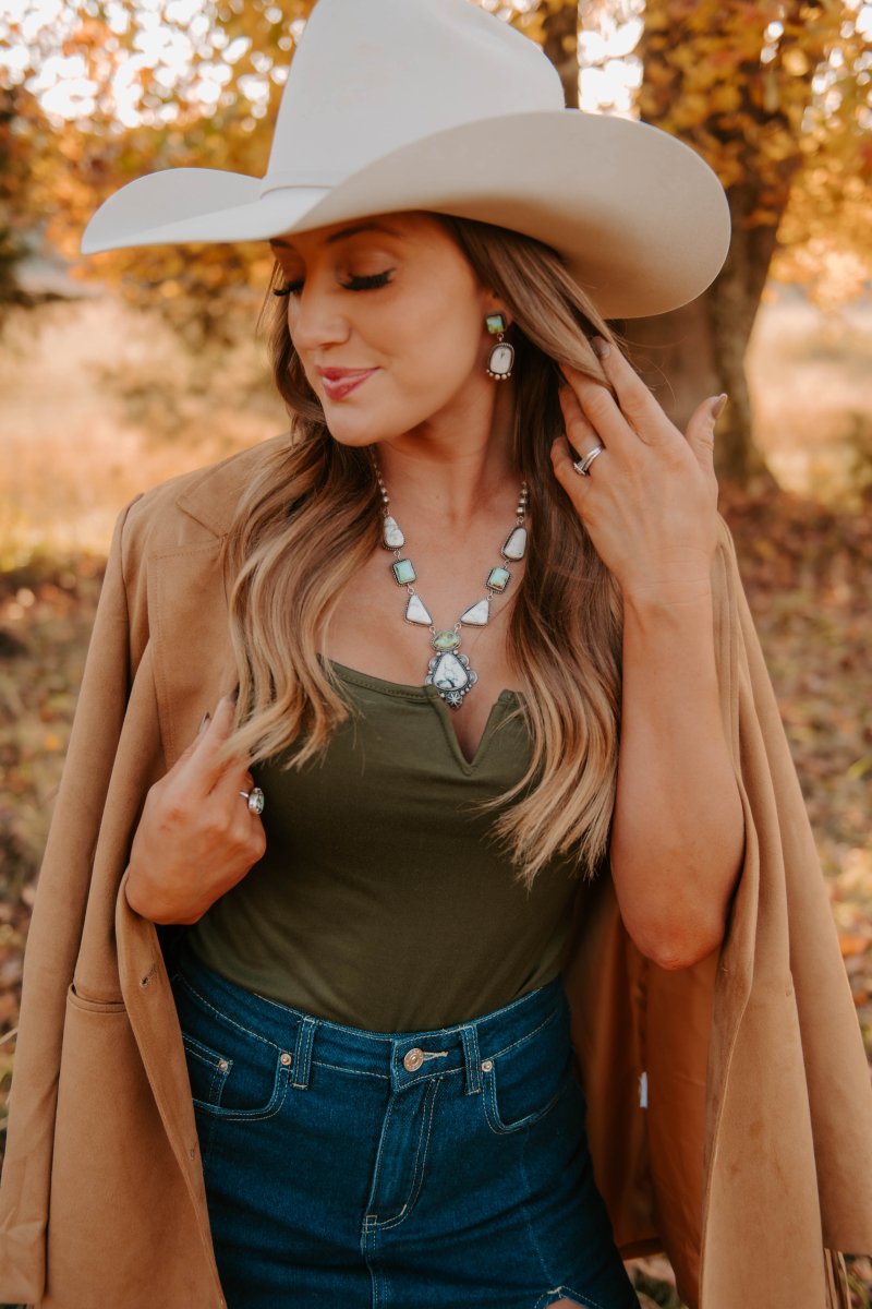 Overton Sonoran Gold/White Buffalo Necklace + Earring Set - Wooten's